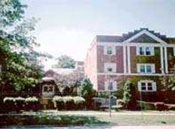 Royal Court Apartments - Shaker Heights, OH