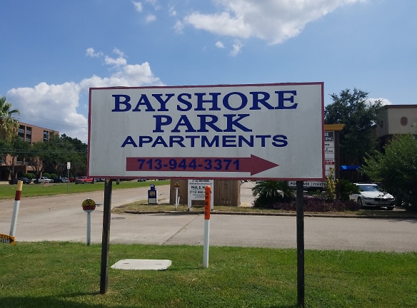 Bayshore Park Apartments - Pasadena, TX