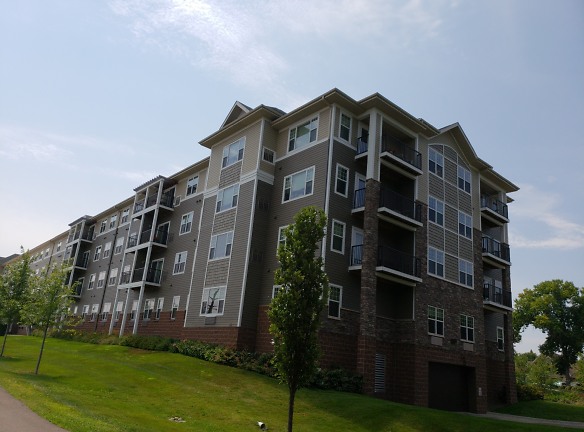 CHERRYWOOD POINTE OF FOREST LAKE Apartments - Forest Lake, MN