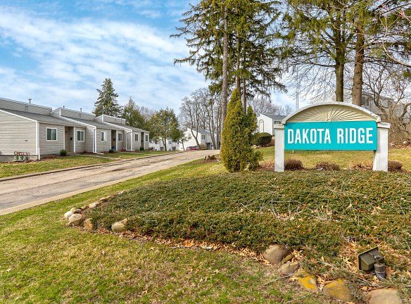 Dakota Ridge Apartments - Akron, OH