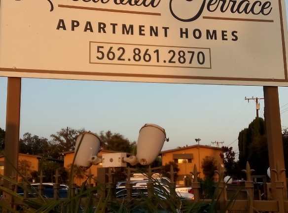 Lakewood Terrace Apartments - Downey, CA