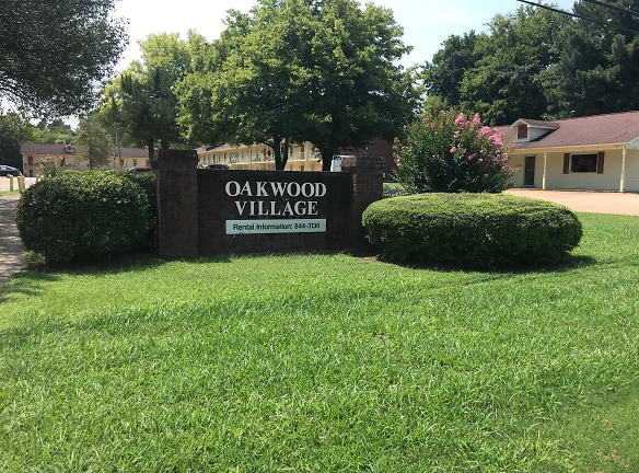 Oakwood Village Apartments - Tupelo, MS