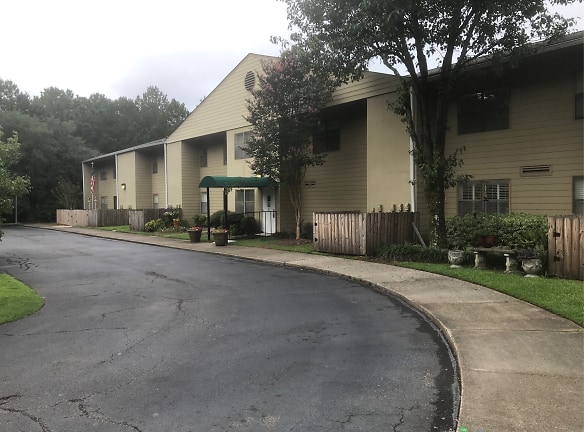 Wesley Manor Retirement Community Apartments - Hattiesburg, MS