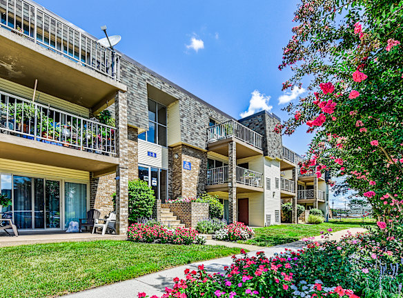 Iron Hill Apartments 2 A 4 Burleigh Court Newark DE Apartments for