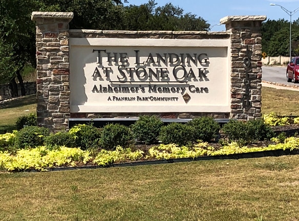 THE LANDING AT STONE OAK Apartments - San Antonio, TX