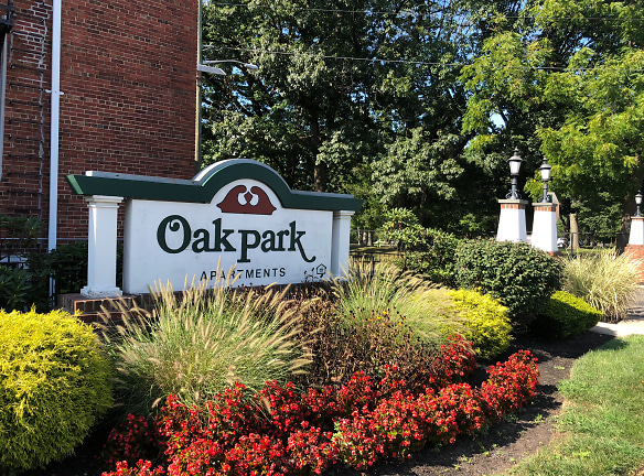 Oak Park Apartments - Roselle, NJ