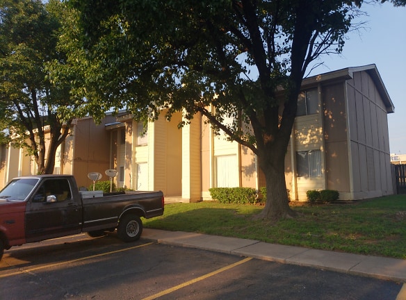 Melrose Apartments - Tulsa, OK
