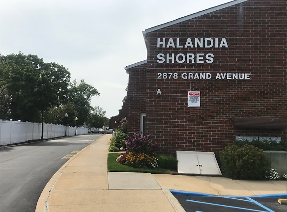Halandia Shores Apartments - Baldwin, NY