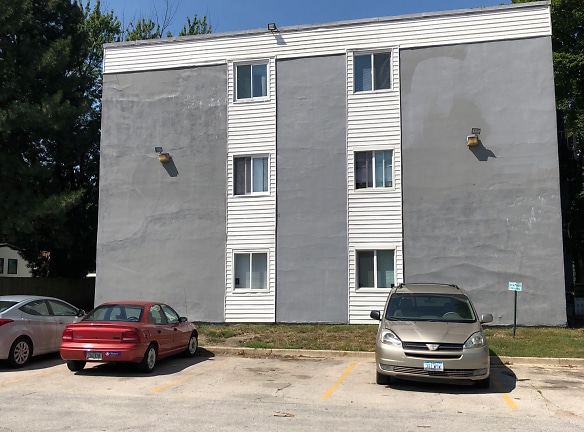 Wedgewood Apartments - Des Moines, IA