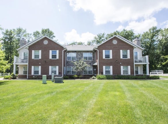 Woodlawn Village Apartments - Canton, OH