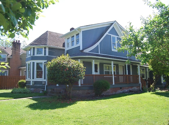 307 SE Cowls St - Mcminnville, OR