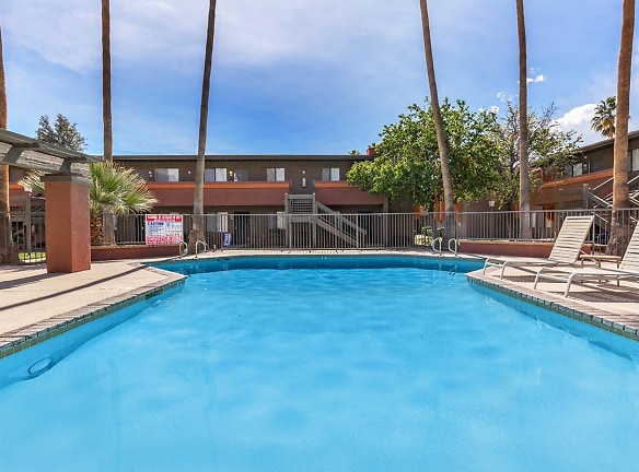La Ventana Apartments - Palm Springs, CA