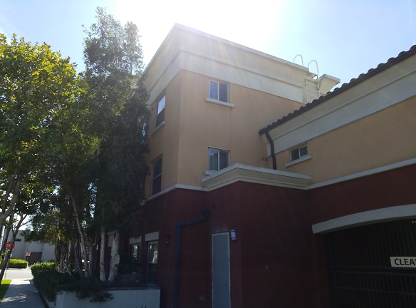 Imani Fe Apartment - Los Angeles, CA