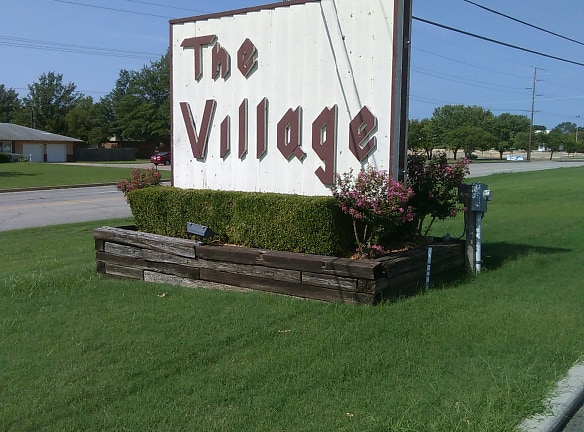 The Village Apartments - Bartlesville, OK