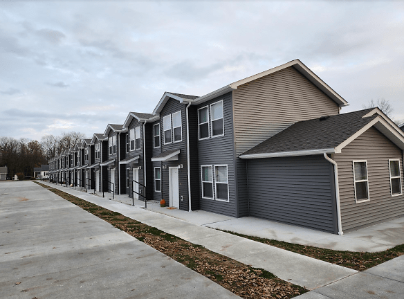 Townhomes On Main - Rockville, IN