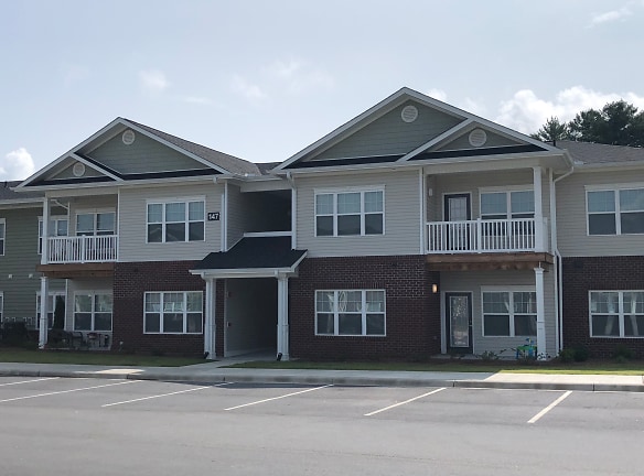 Cedar Terrace Apartments - Hendersonville, NC