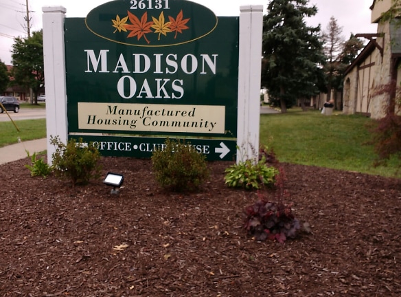Madison Oaks Apartments - Madison Heights, MI
