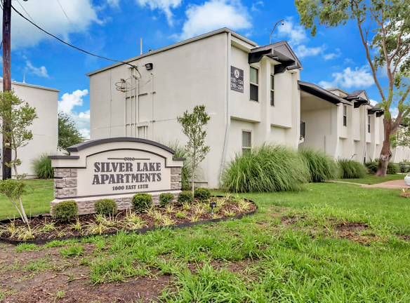 Silver Lake Apartments - Corsicana, TX