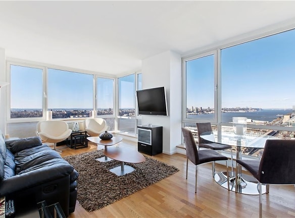 635 W 42nd St 25 M Apartments - New York, NY