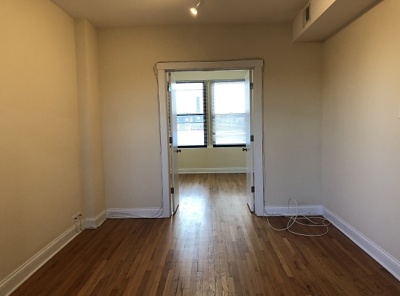 3316 W Lawrence Ave unit 3 - Chicago, IL