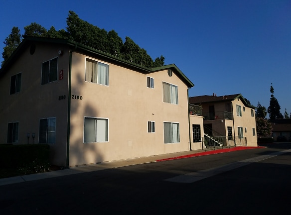 East Fullerton Villas Apartments - Fullerton, CA