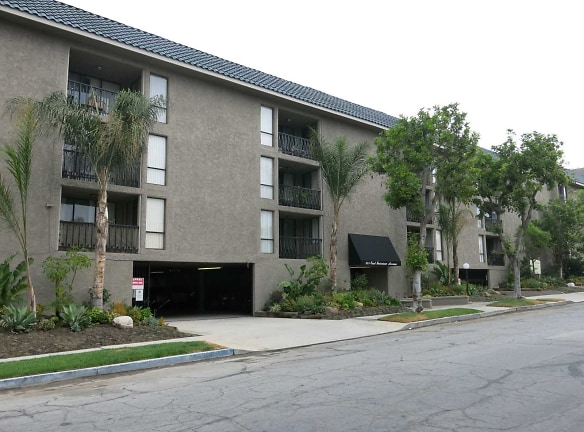 El Patio Apartments - Glendale, CA