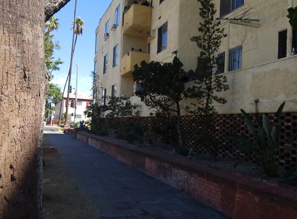 Eleven Eleven Apartments - Los Angeles, CA
