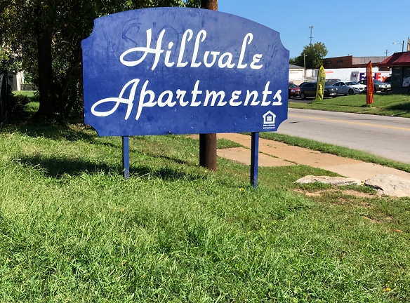 Hillvale Apartments - Saint Louis, MO