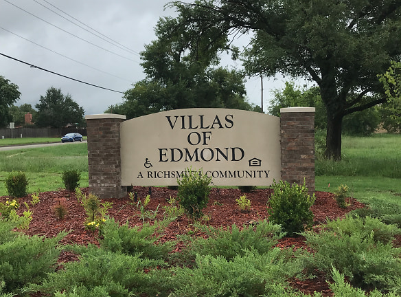 Villas Of Edmond Apartments - Edmond, OK