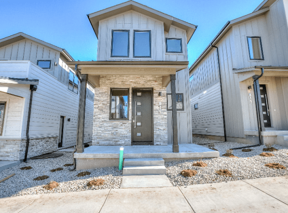 819 Cherokee Dr - Fort Collins, CO