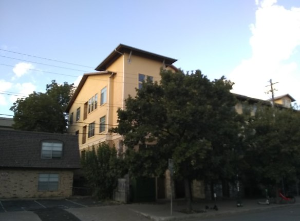 900 West Apartments - Austin, TX