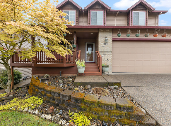 261 SW Oliver Ct - Dundee, OR