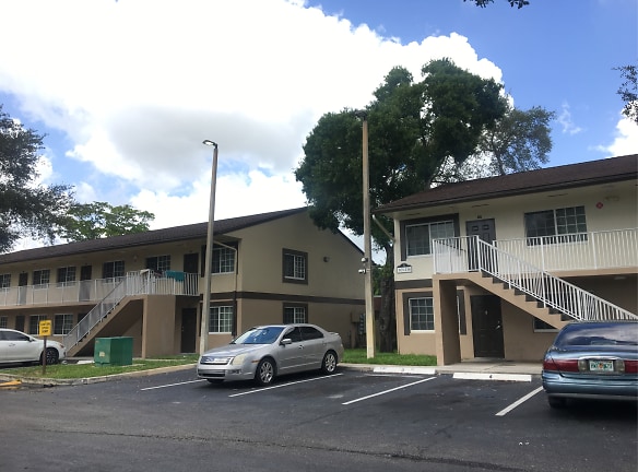 Meyers Estate Apartments - Fort Lauderdale, FL