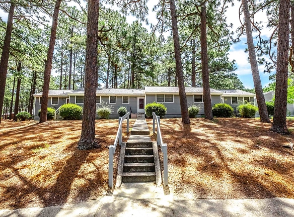 Knollwood Apartments - Southern Pines, NC
