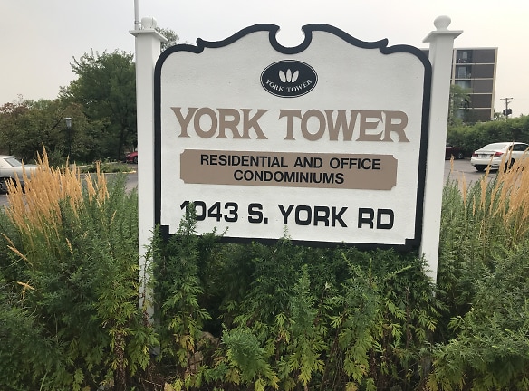 York Tower Apartments - Bensenville, IL