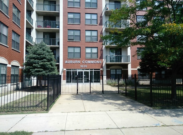 Auburn Commons Apartments - Chicago, IL