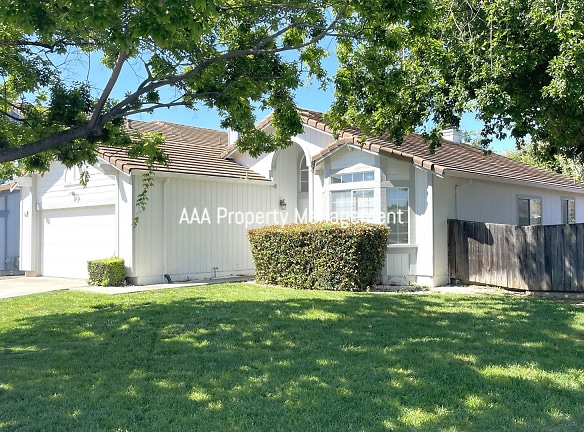 285 Essex Dr - Brentwood, CA
