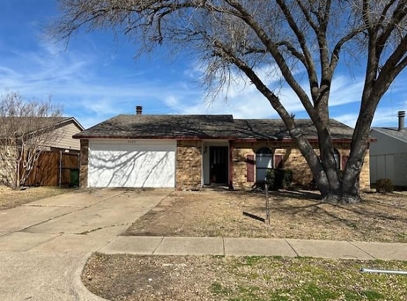 5613 Pearce St - The Colony, TX