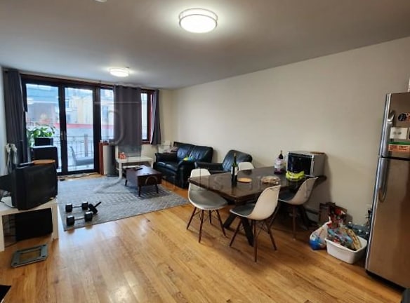 35-52 32nd St unit 1 - Queens, NY