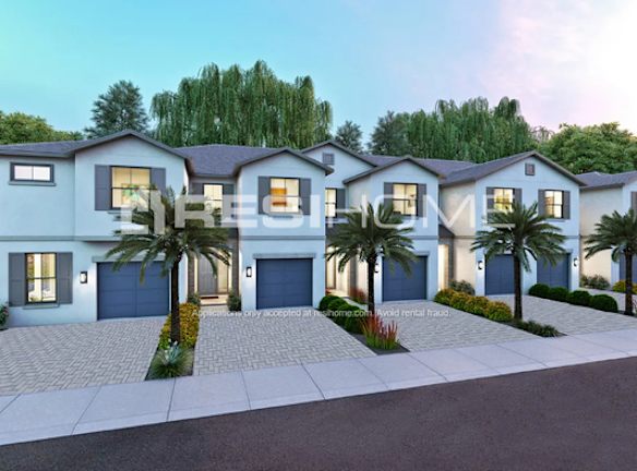 6605 Halo Bend Court - Wesley Chapel, FL