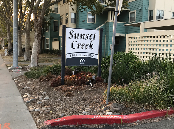 Sunset Creek Apartments - Fairfield, CA