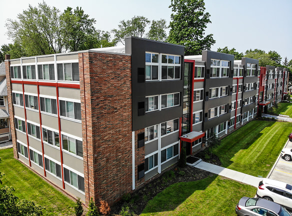 Thirteen 20 Seven Apartments - Lakewood, OH