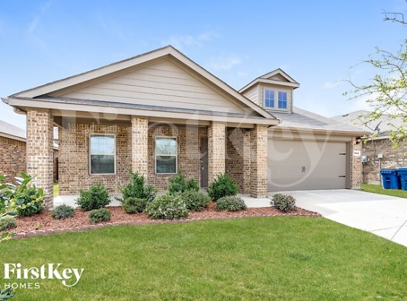 2212 Tombstone Dr - Forney, TX