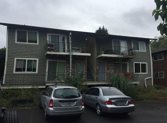 Hunter's Ridge Apartments - Portland, OR