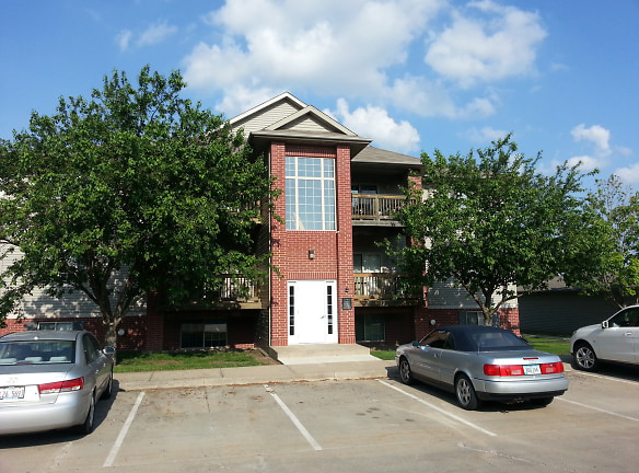 2266 Holiday Rd unit 303 - Coralville, IA