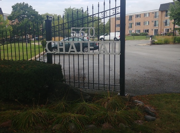 Chateau Roselle Apartments - Roselle, IL