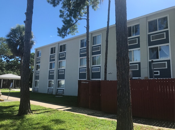 Oceanside Estate Apts Apartments - Pinellas Park, FL