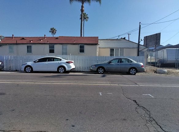 Twin Palms Apartments - San Diego, CA