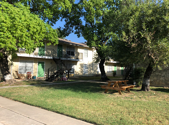 Banyan Tree Apartments - San Antonio, TX