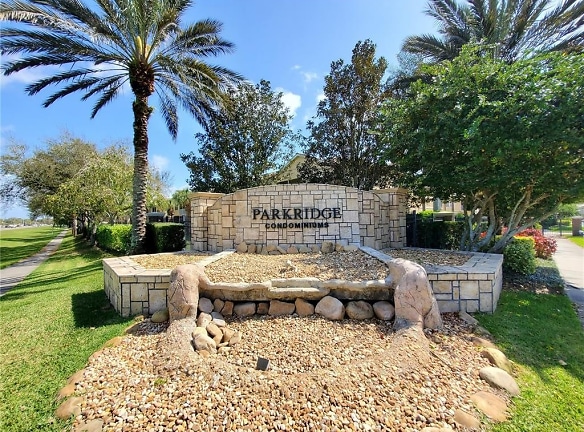 3667 Parkridge Cir #9-106 - Sarasota, FL